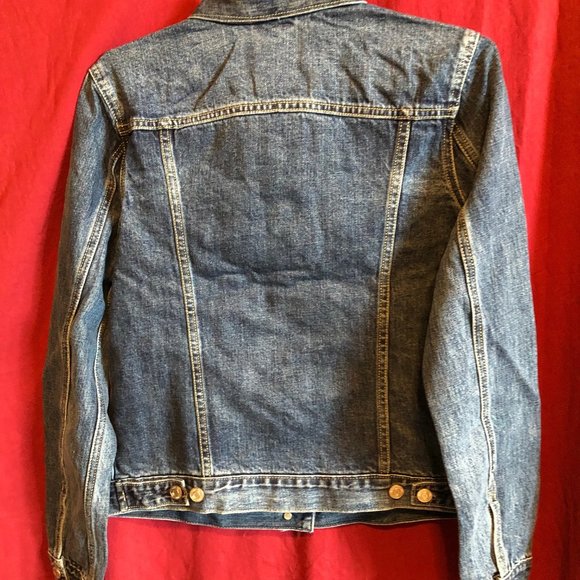 GAP WOMEN' S CLASSIC  DENIM JEAN JACKET SIZE SMALL NEW WITH TAGS - Picture 9 of 16